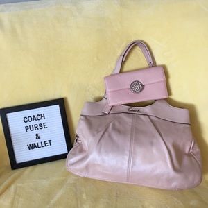 Great Condition Pearl Pink Coach Purse & Wallet Set ☺️